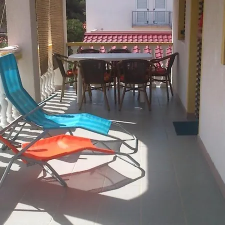 In With Terrace, Air Conditioning, Wifi, Dishwasher Lejlighed