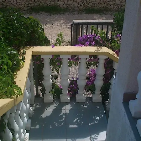 In With Terrace, Air Conditioning, Wifi, Dishwasher