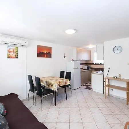 In With Terrace, Air Conditioning, Wifi, Dishwasher Lejlighed Vir